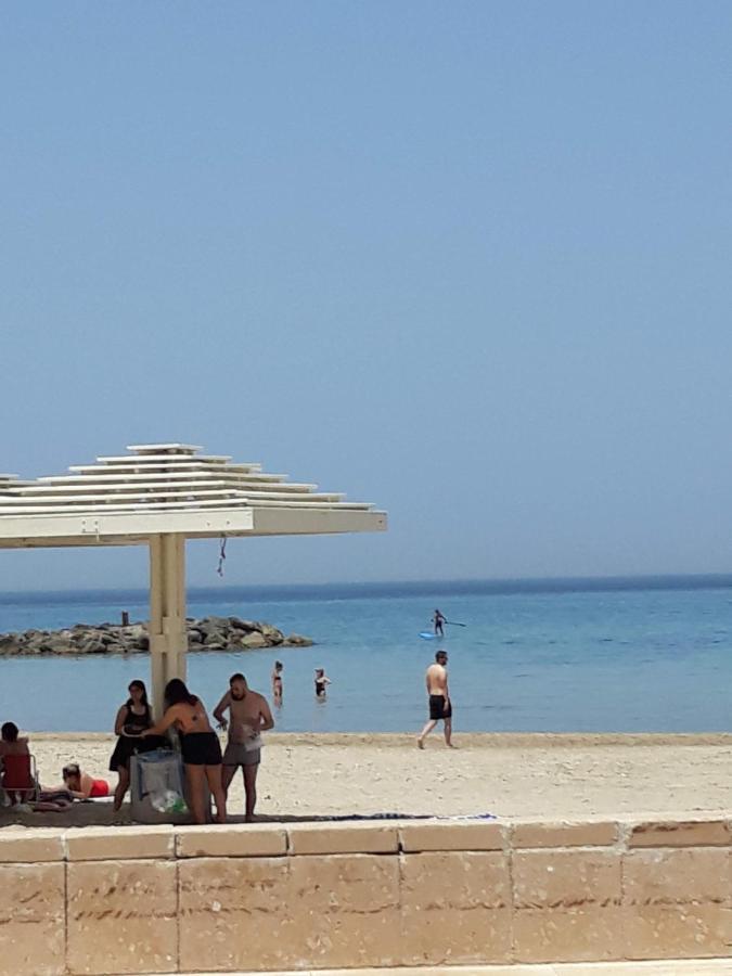 Suite On The Beach Haifa Bagian luar foto