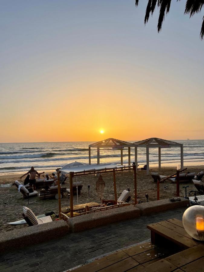 Suite On The Beach Haifa Bagian luar foto