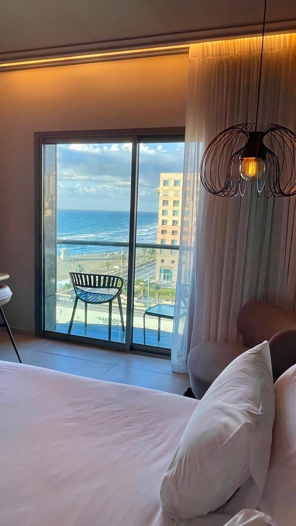 Suite On The Beach Haifa Bagian luar foto
